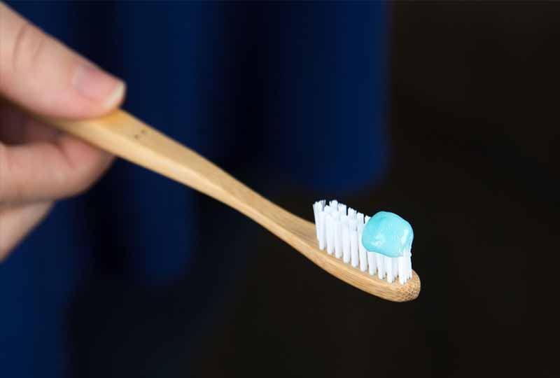 Nên sử dụng các loại kem đánh răng được nha sĩ tin dùng