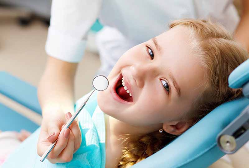 Quá trình niềng răng tại nhà cần được bác sĩ nha khoa kiểm soát