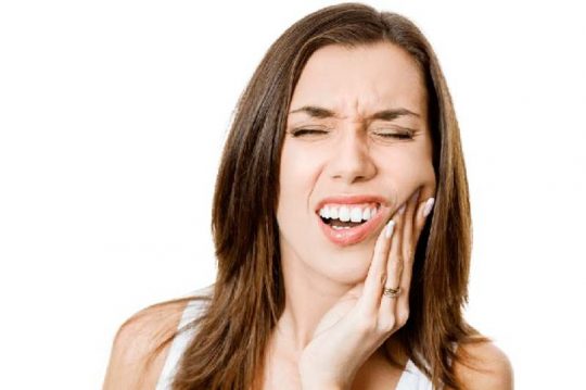 Ê buốt sau khi cạo vôi răng là hiện tượng thường gặp