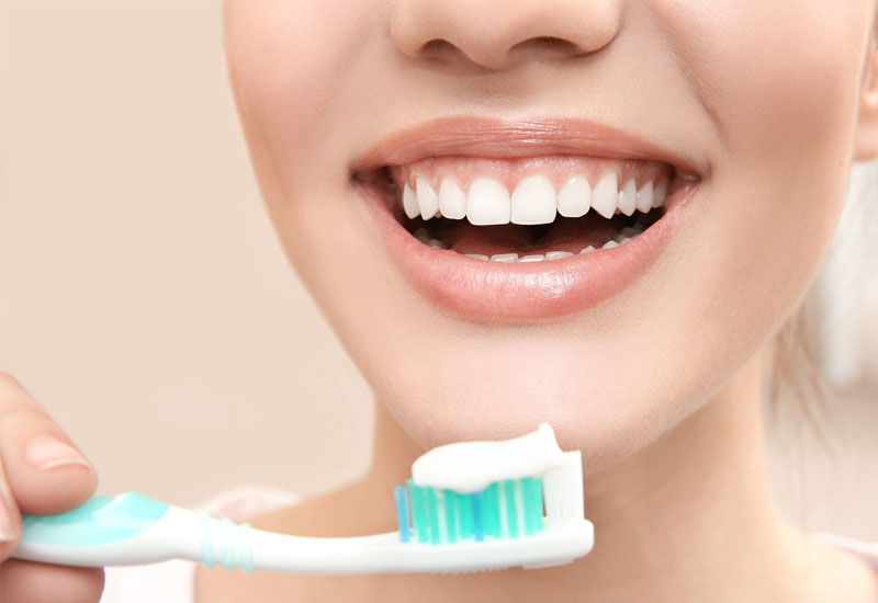 Để ngăn chặn mùi hôi trong hơi thở cần có thói quen vệ sinh răng miệng mỗi ngày