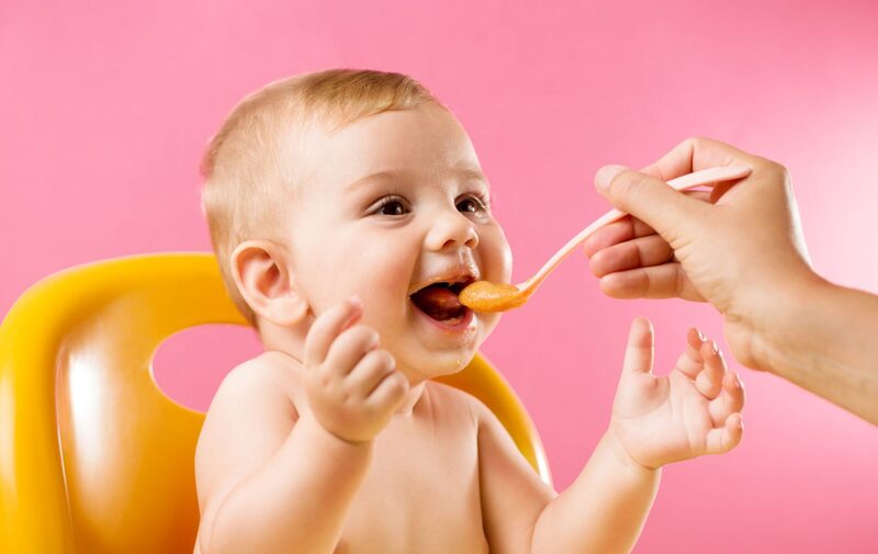 Ăn đồ xay nhuyễn trong thời gian quá dài là nguyên nhân khiến trẻ 11 tháng chưa mọc răng