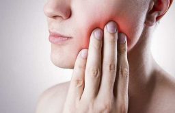 Viêm lợi sưng má gây viêm tủy răng và dẫn đến mất răng.