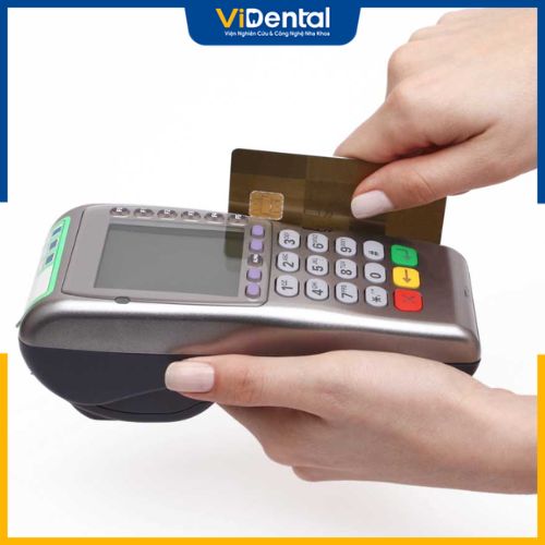 Khách hàng cần đảm bảo là chủ thẻ tín dụng mới có thể tham gia chương trình